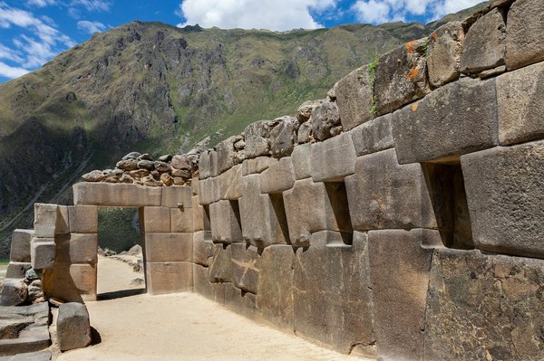 Quelles croisières proposent des visites des temples incas au Pérou?